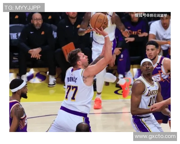 湖人对阵太阳精彩视频回顾全场比赛亮点与精彩瞬间分析